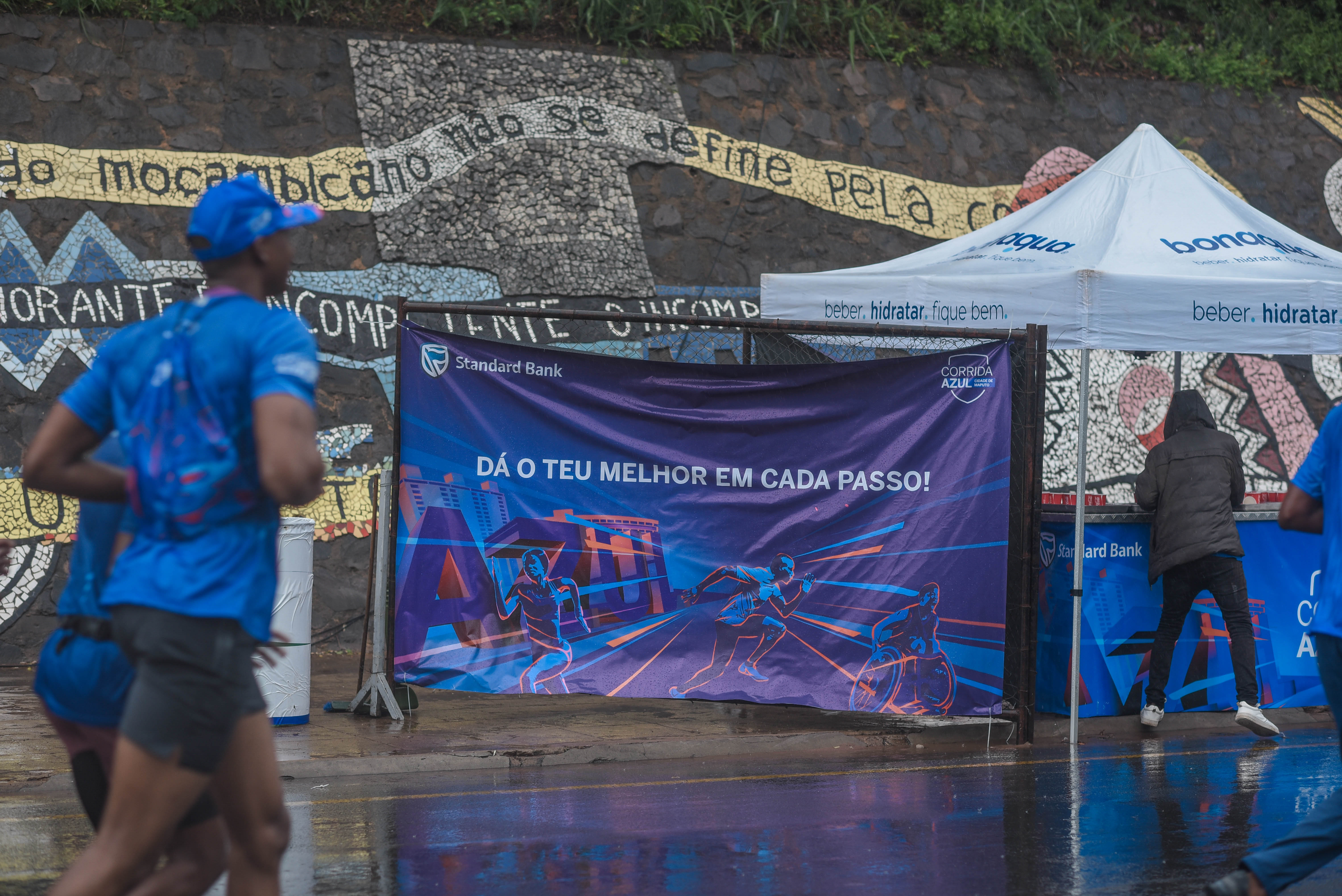 73Corrida Azul.jpg